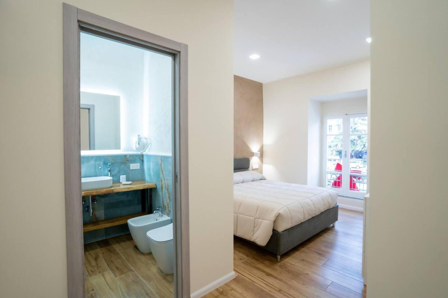 Blue Dream Suites Salerno Ngoại thất bức ảnh